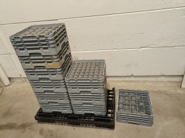 9 x korven met glazen Cambro